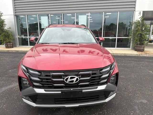 Used 2025 Red Hyundai SEL image 9