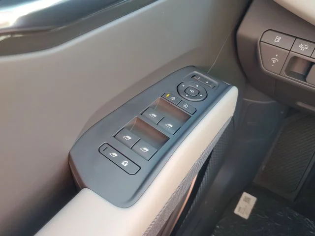 New 2026 Ebony Black Kia Land AWD image 29