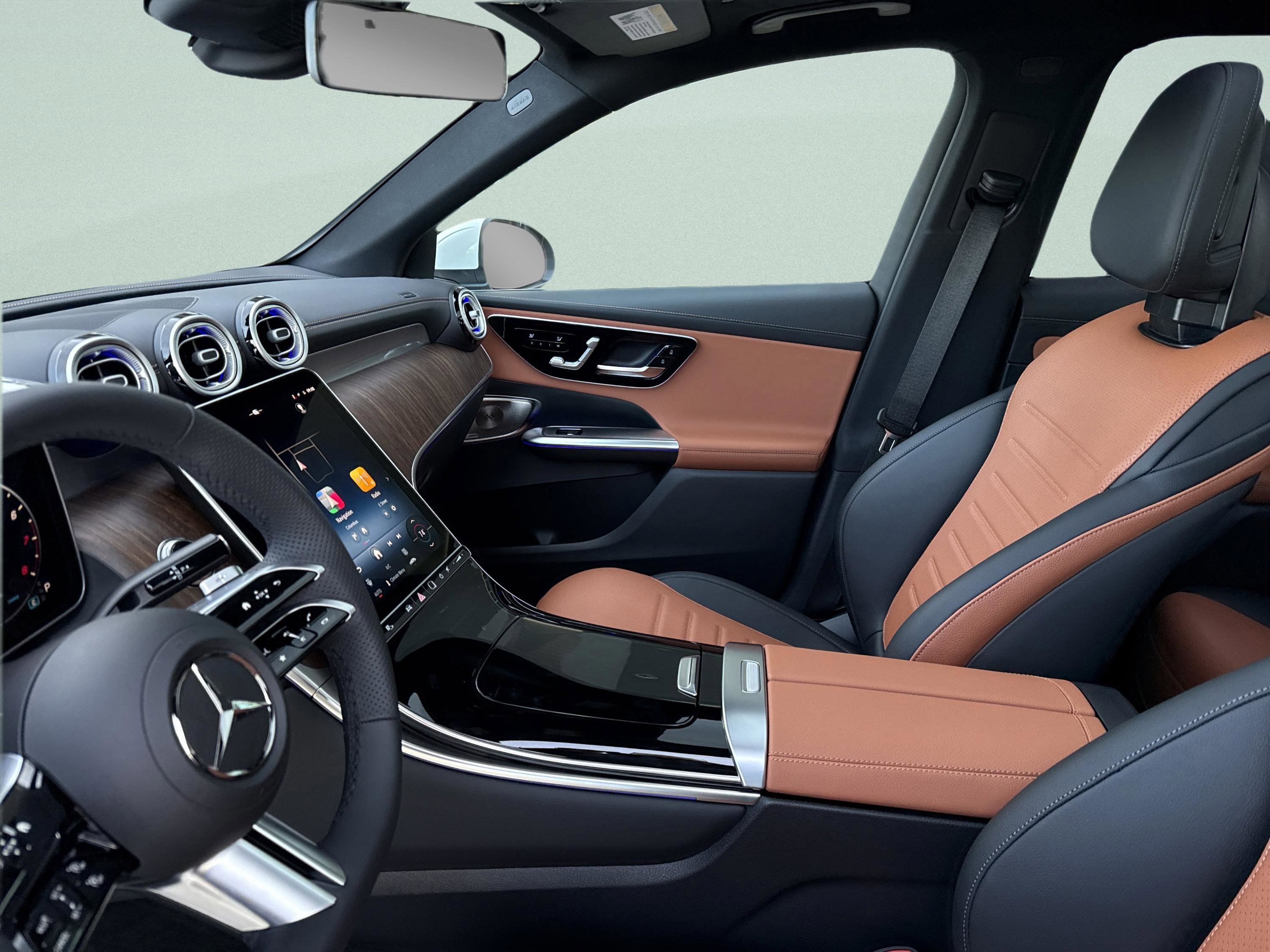 New 2026 Polar White Mercedes-Benz GLC 300 image 13