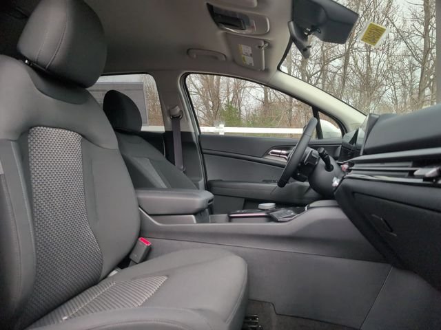 New 2026 Snow White Pearl Kia S image 27