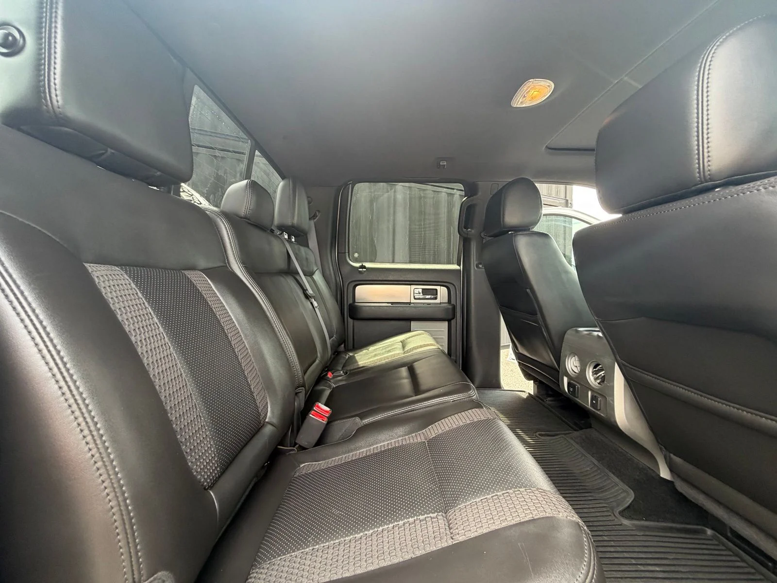 Used 2013 White Ford SVT Raptor image 31