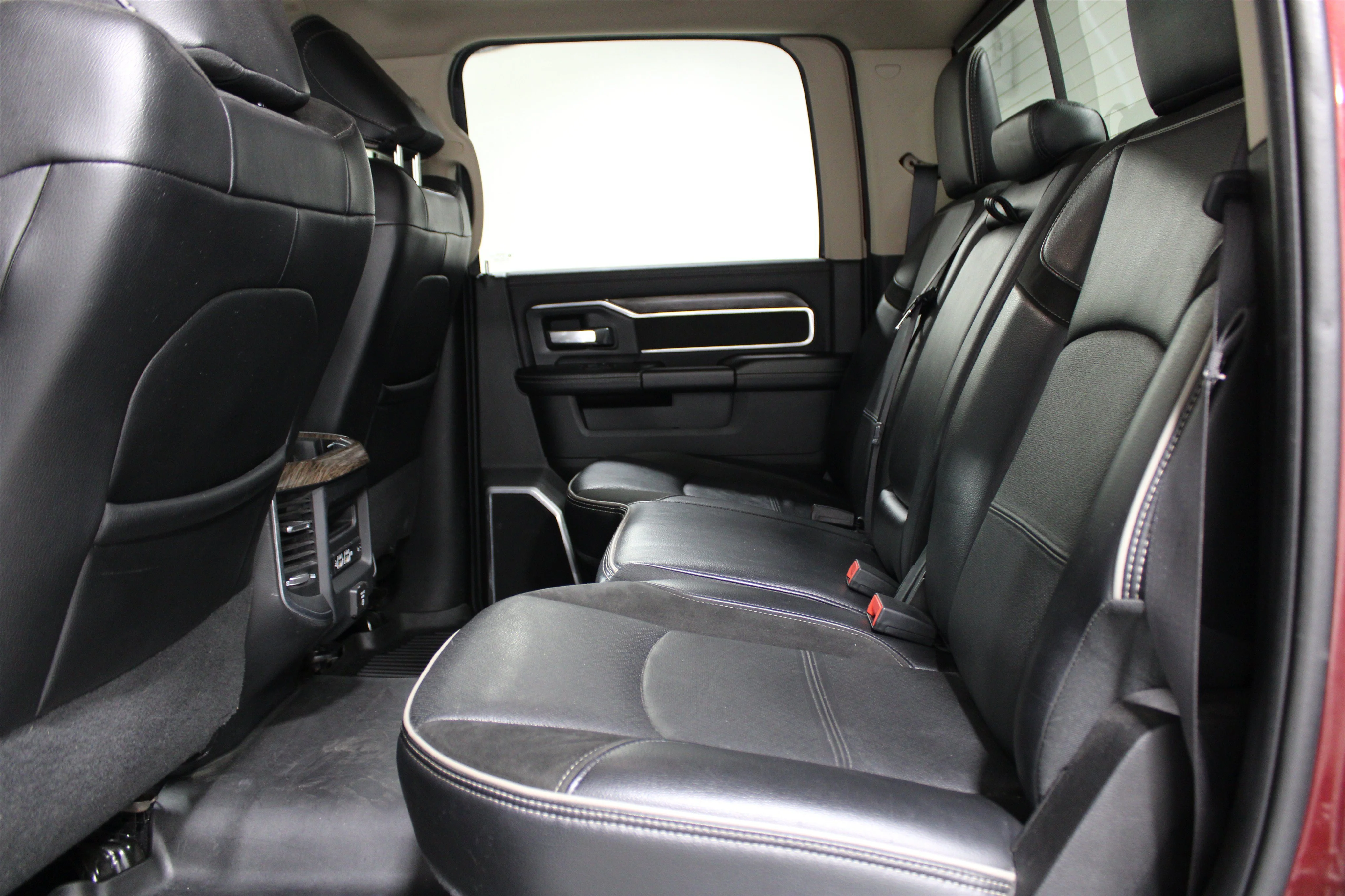 Used 2020 Delmonico Red Pearlcoat Ram Laramie image 18