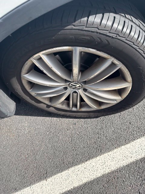 Used 2014 White Volkswagen  image 5
