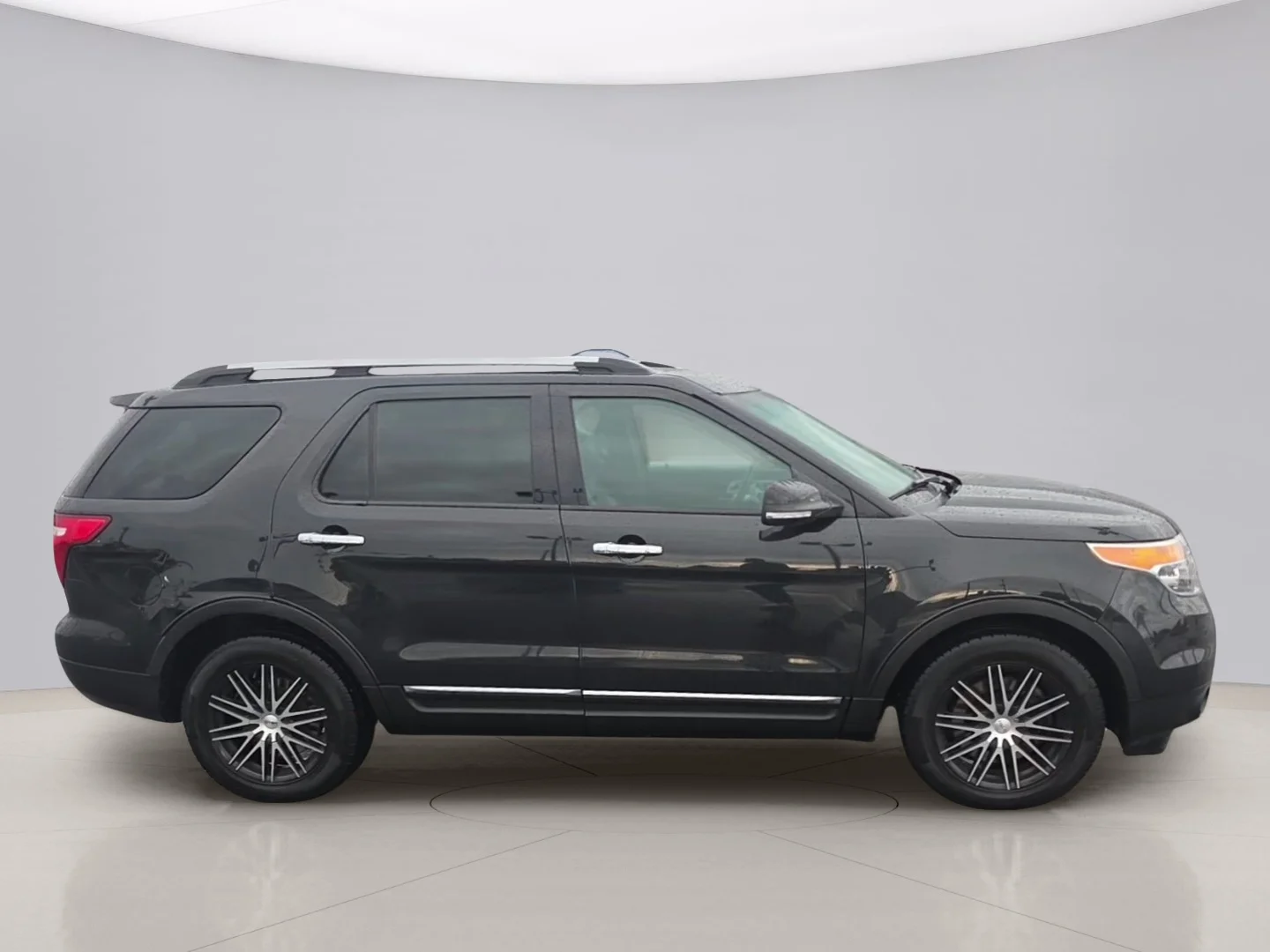 Used 2015 Black Ford XLT image 6