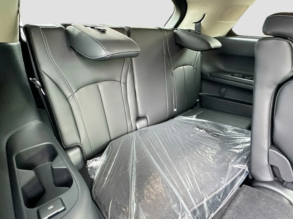 New 2027 MINERAL BLACK INFINITI Luxe FWD image 29