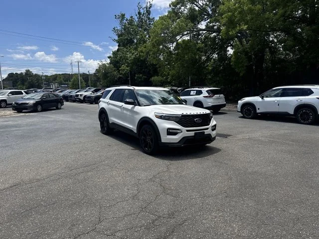 Used 2024 White Ford ST image 3