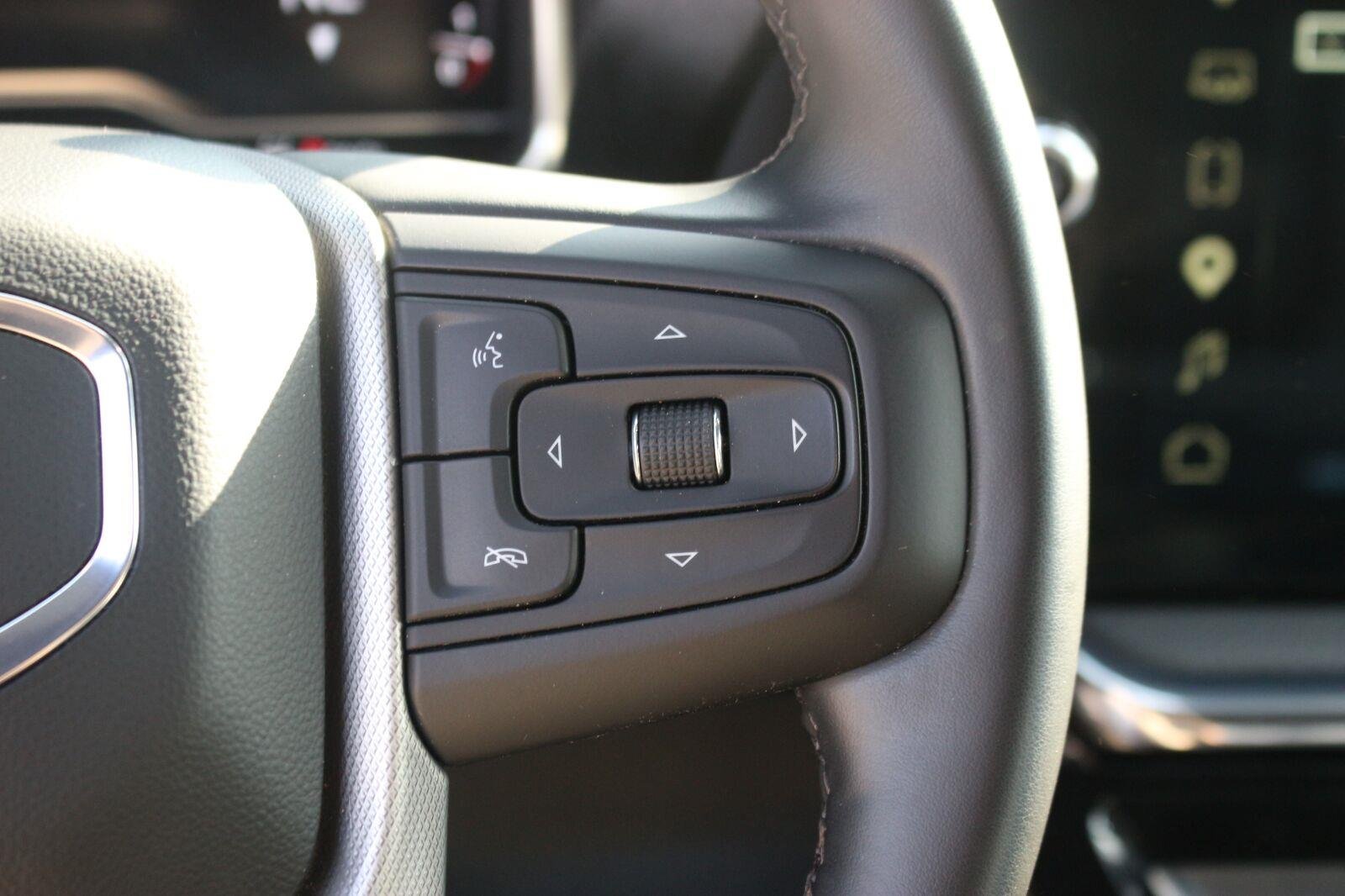 Used 2025 Onyx Black GMC Denali image 17