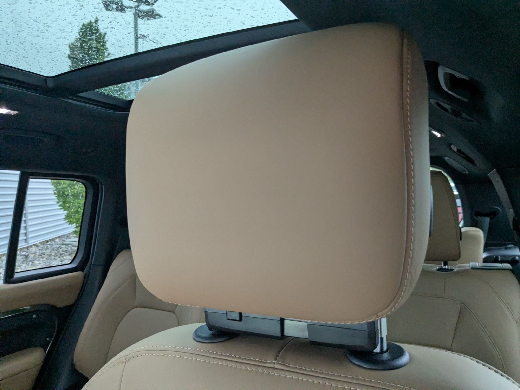 New 2026 Woolstone Green Land Rover P400 X-Dynamic SE image 26