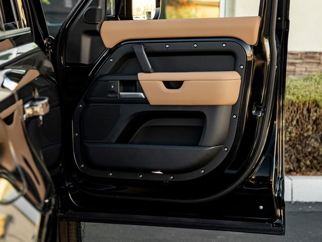New 2026 Santorini Black Land Rover X-Dynamic SE image 34