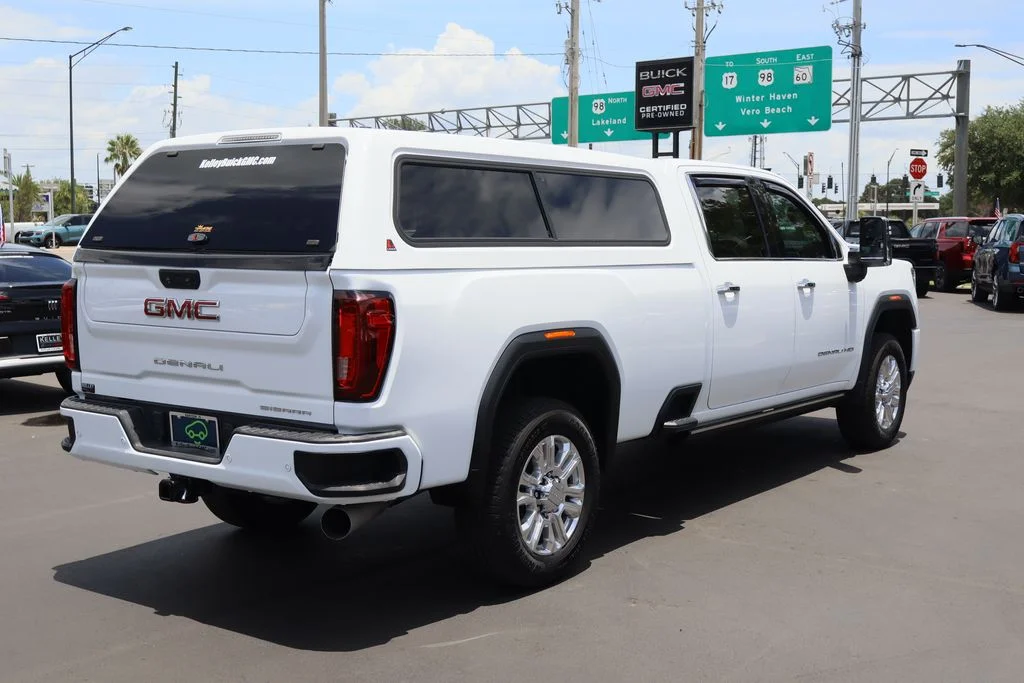 Used 2022 White GMC Denali image 9