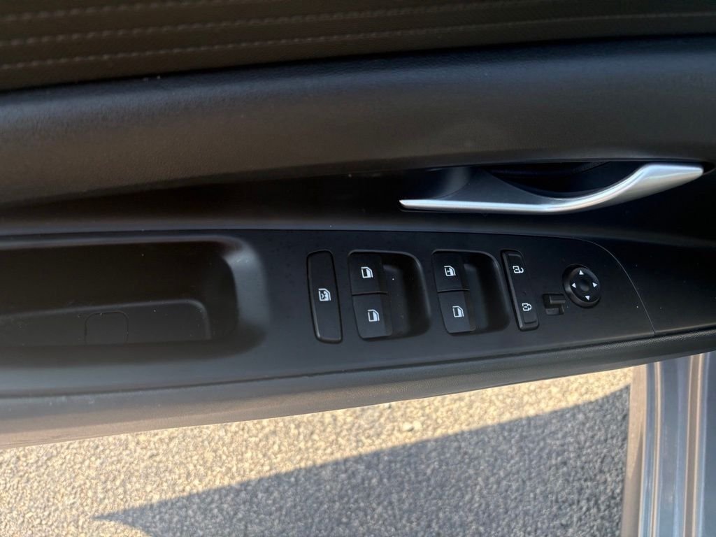 Used 2023 Gray Hyundai SE image 13