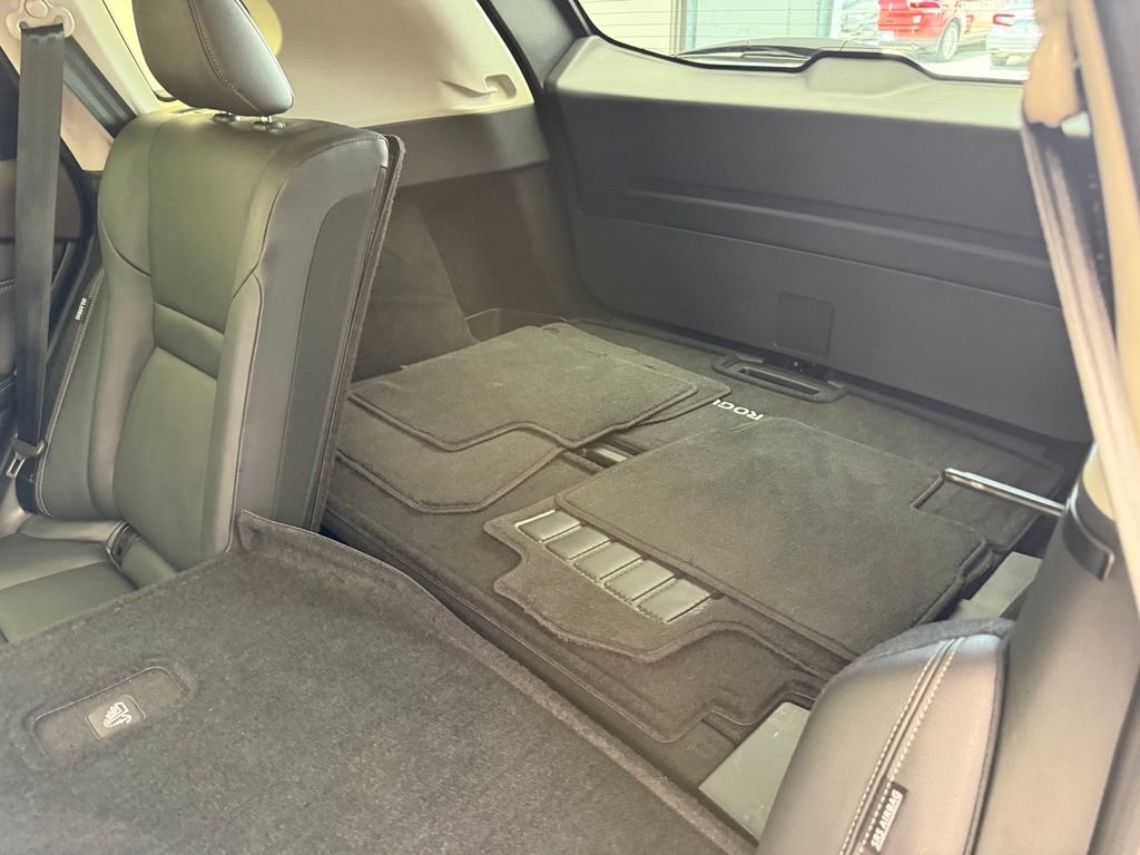 Used 2023 White Nissan SL image 65
