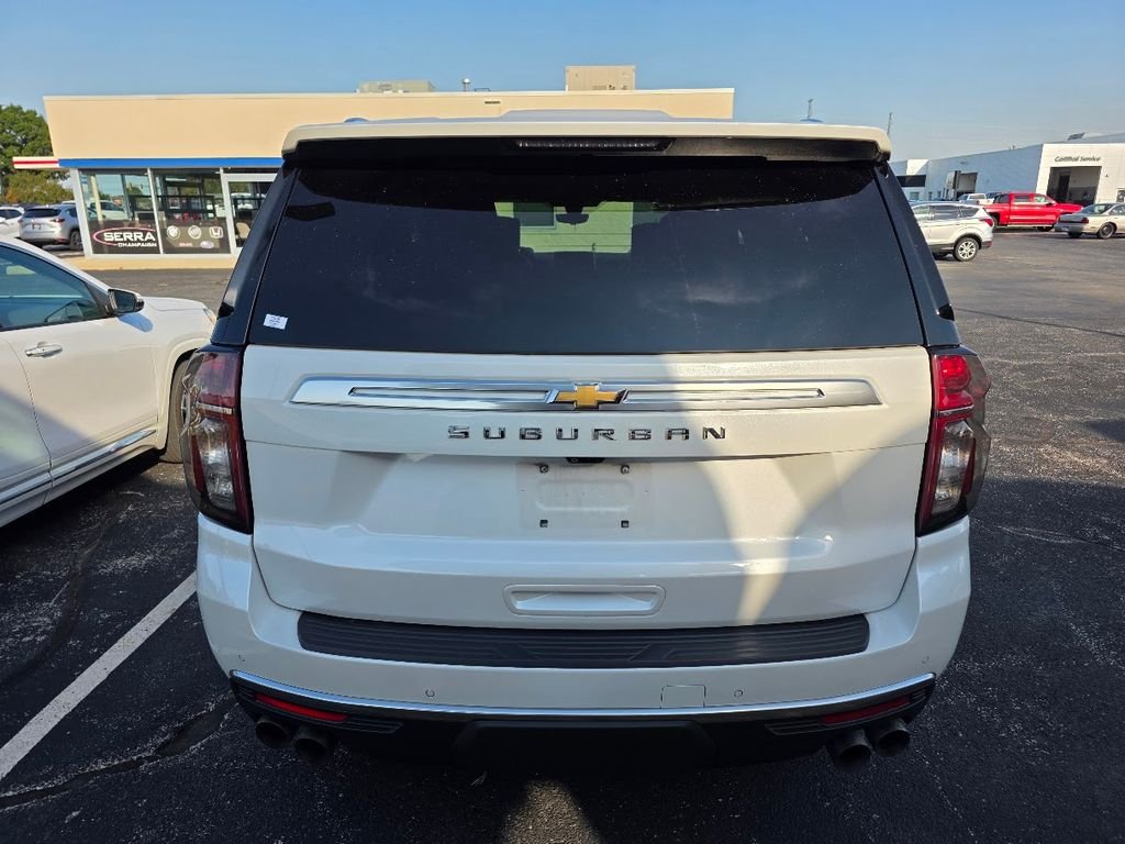 Used 2021 Iridescent Pearl Tricoat Chevrolet High Country image 3