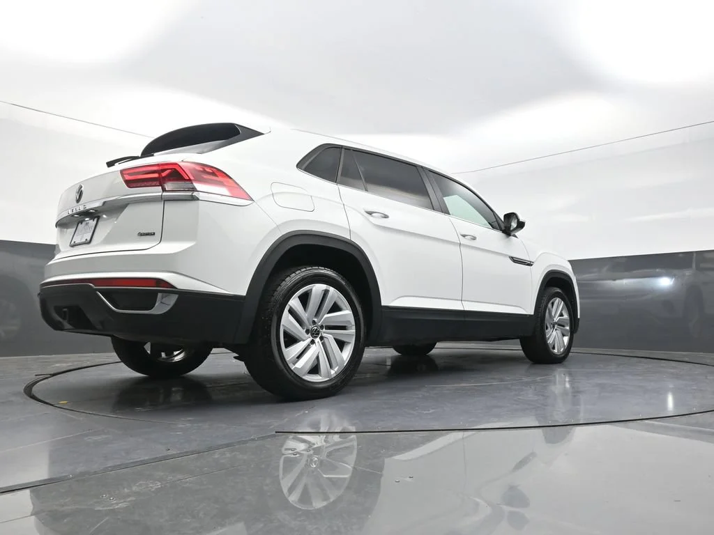 Used 2023 White Volkswagen 3.6L V6 SE w/Technology image 30