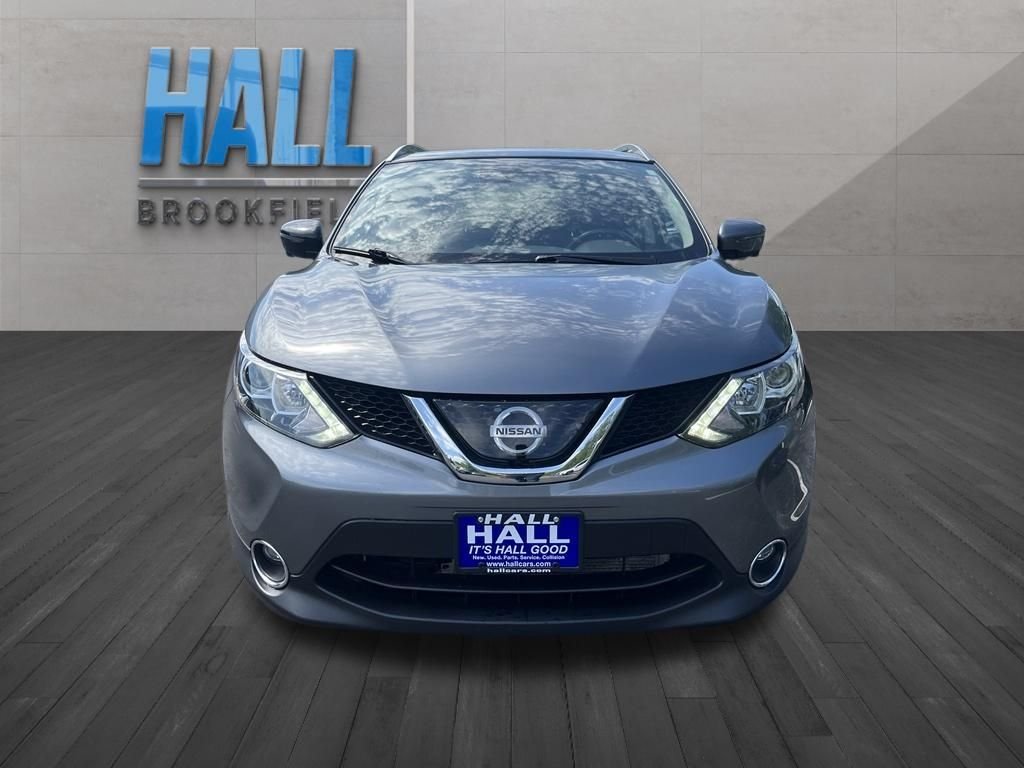 Used 2019 Gray Nissan SV image 8