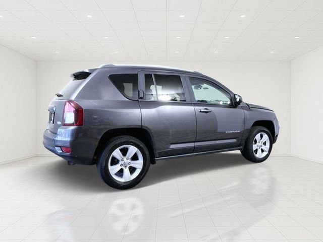Used 2015 Gray Jeep Latitude image 6