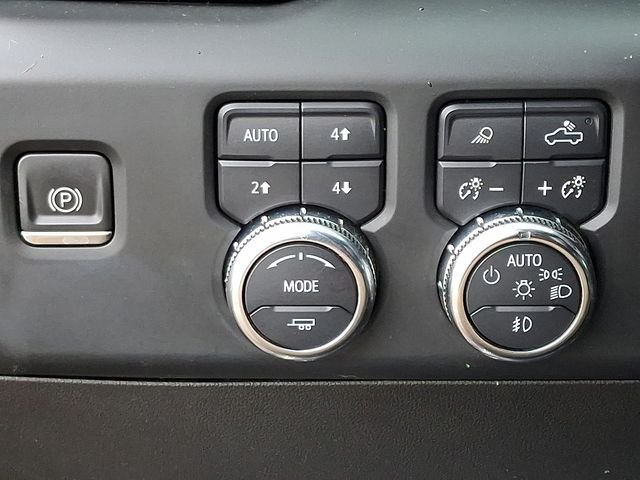 Used 2022 Black GMC AT4 image 27