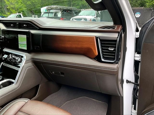 Used 2023 White GMC Denali image 17