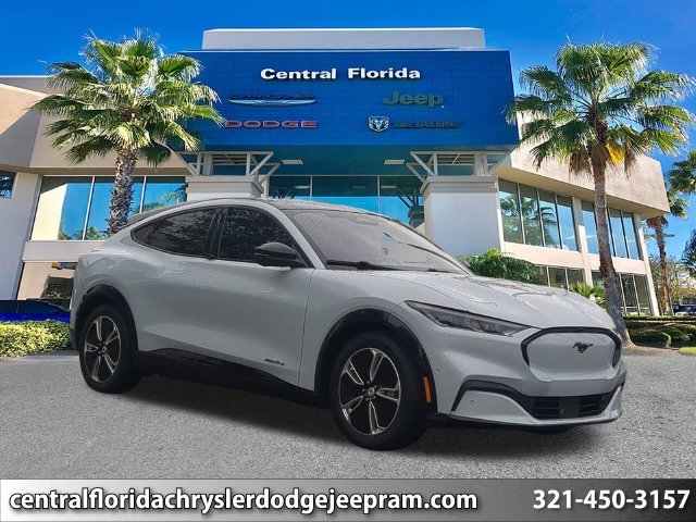 Used 2023 White Ford Premium image 1