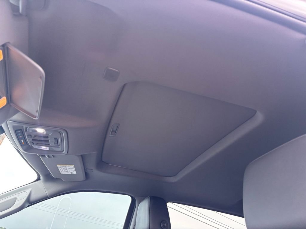 Used 2020 White GMC SLT image 15