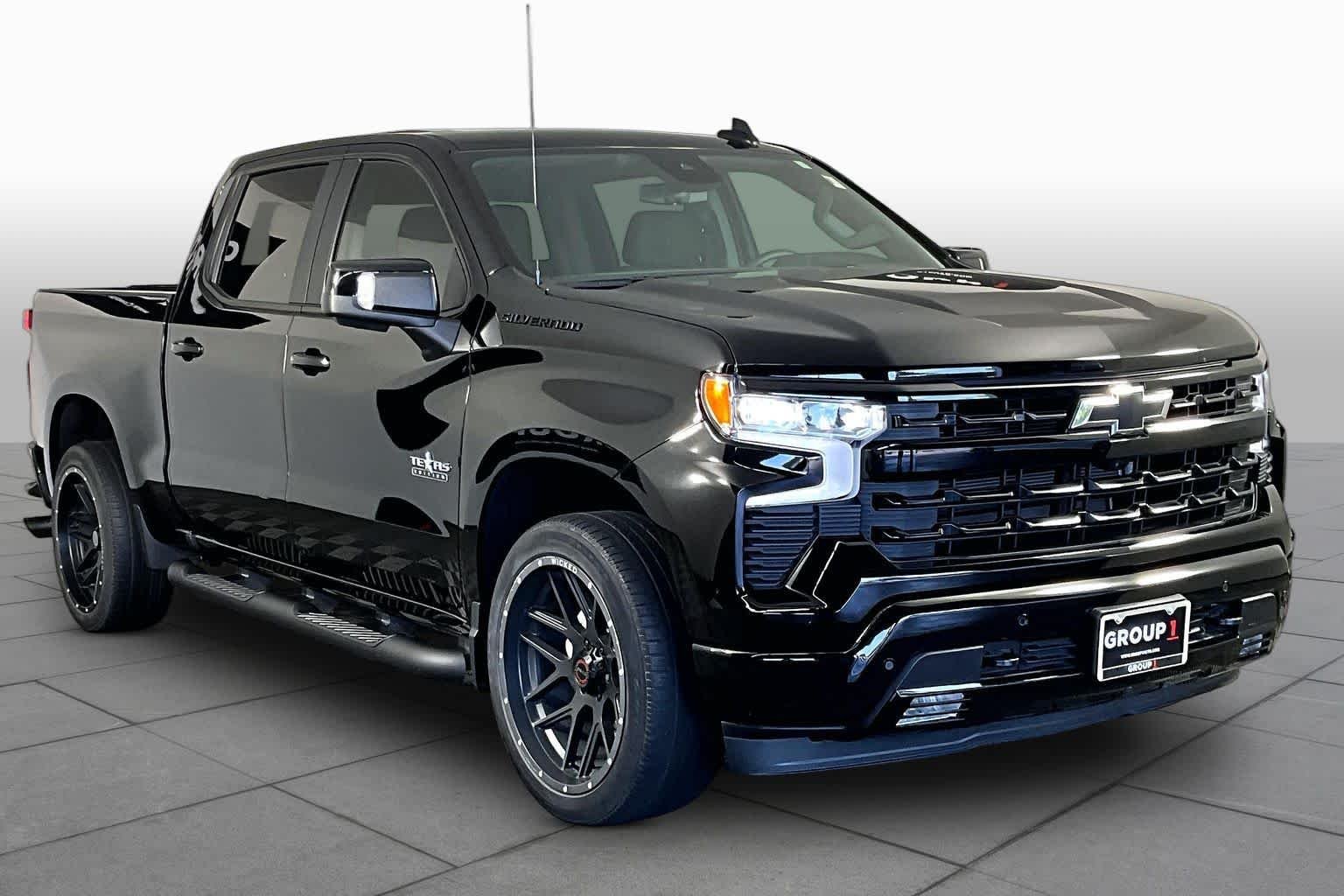 Used 2025 Black Chevrolet RST image 3
