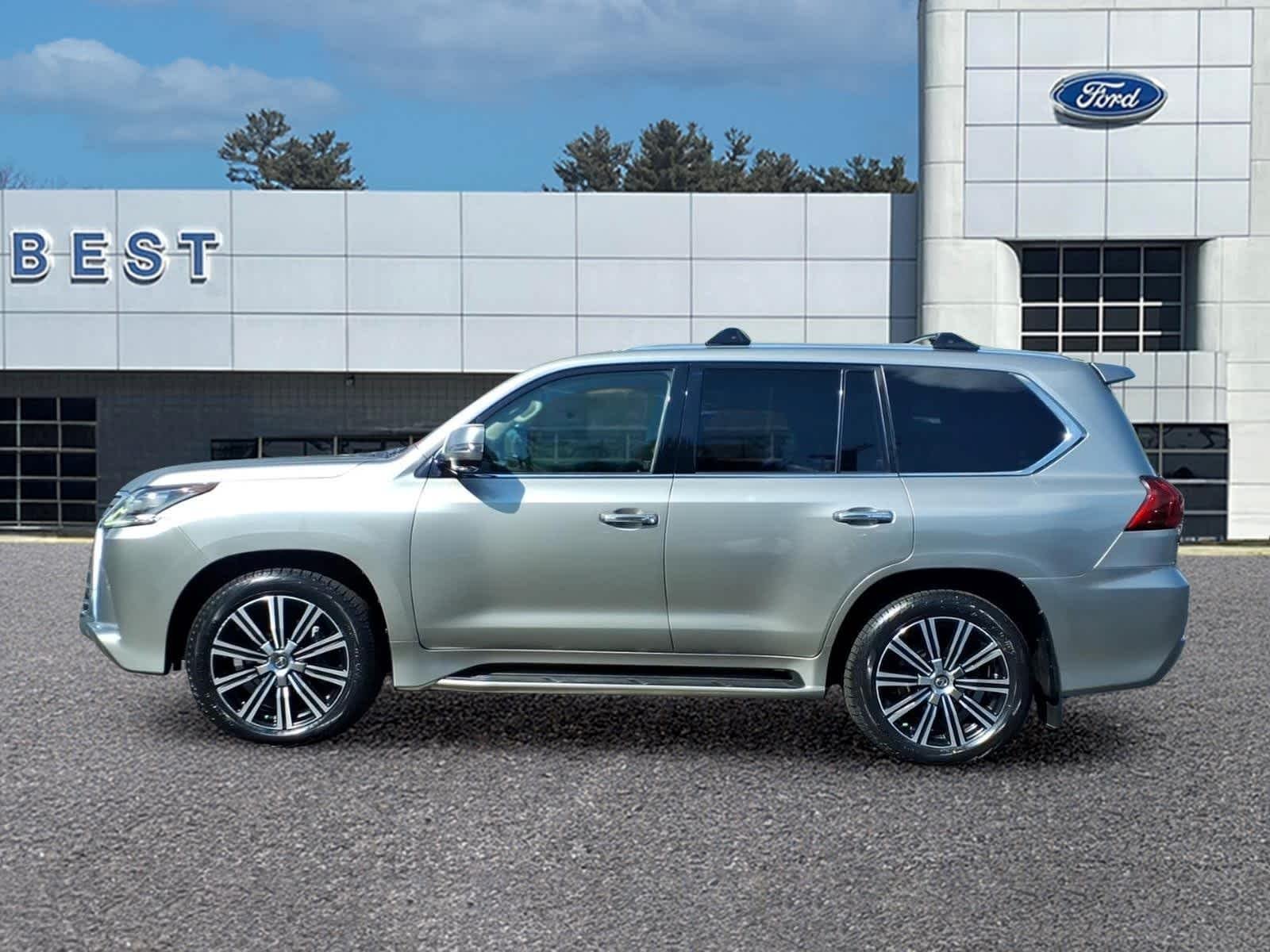 Used 2019 Atomic Silver Lexus  image 2