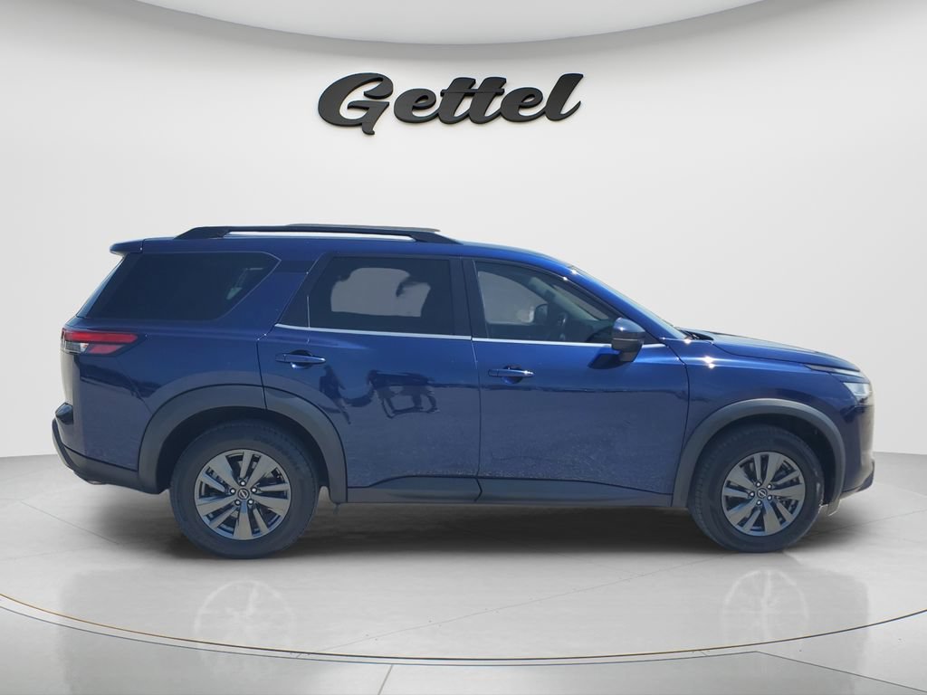 Used 2022 Blue Nissan SV 4WD image 4