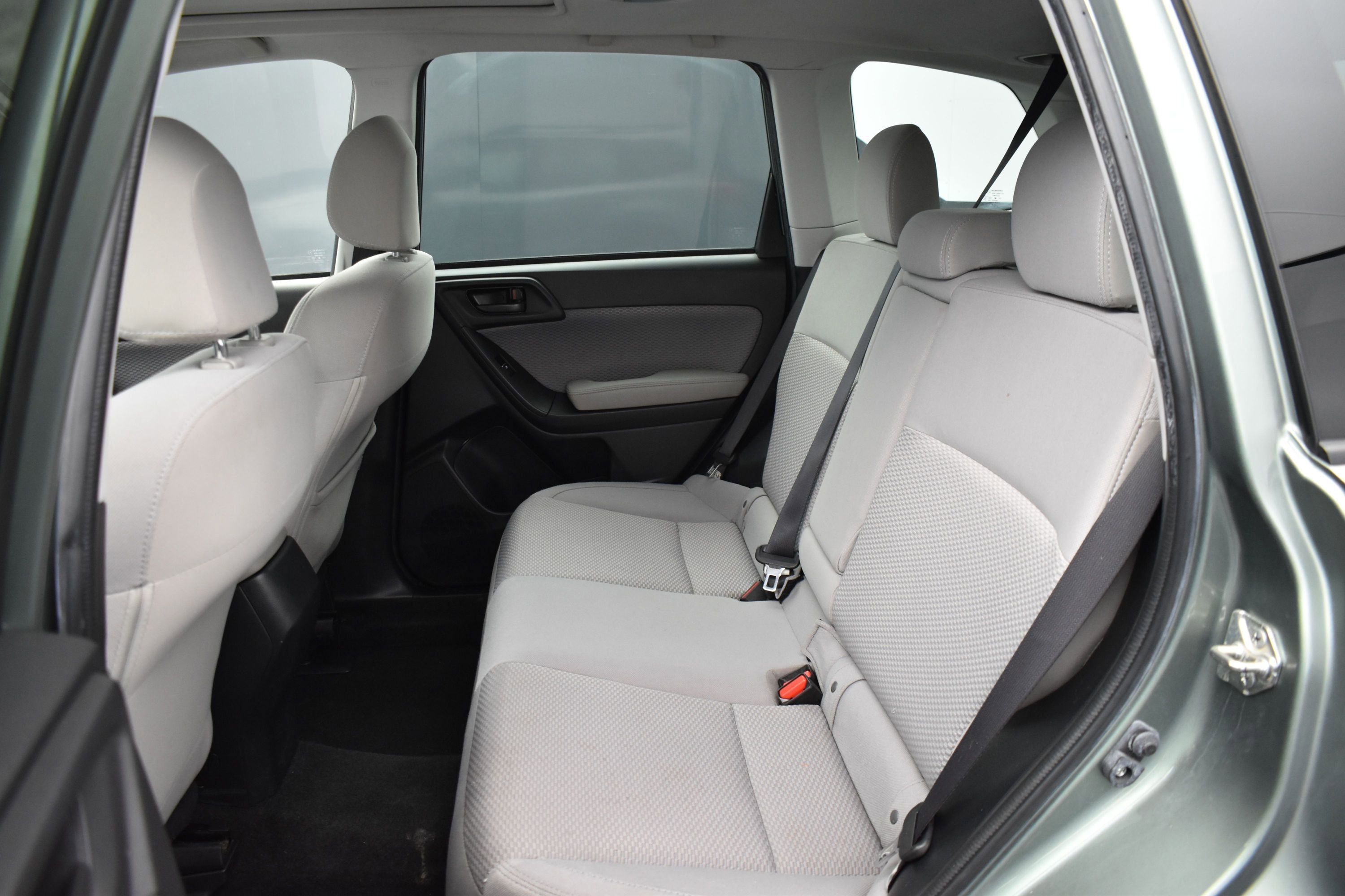 Used 2018 Jasmine Green Metallic Subaru Premium image 13