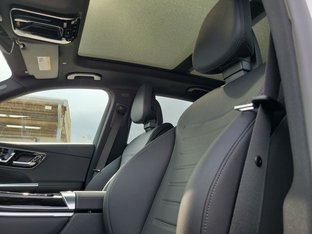 New 2027 Polar White Mercedes-Benz GLC 300 image 16