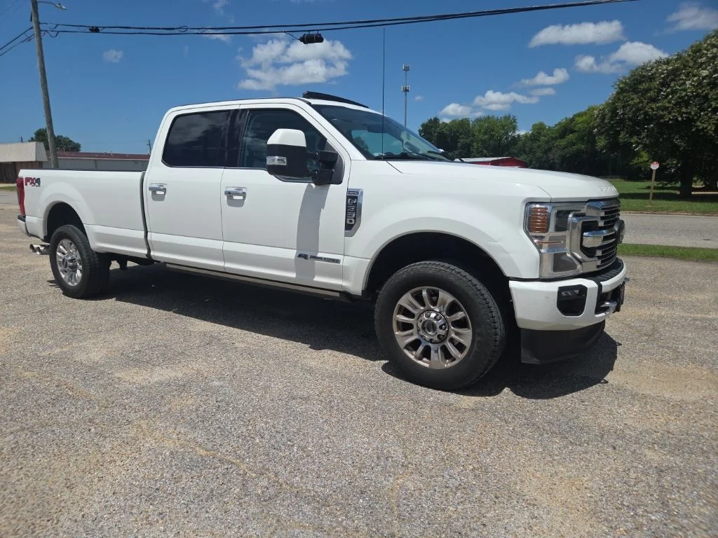 Used 2021 White Ford Limited image 10