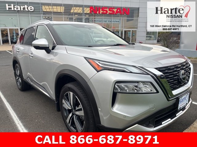 2023 Nissan Rogue Platinum photo 3