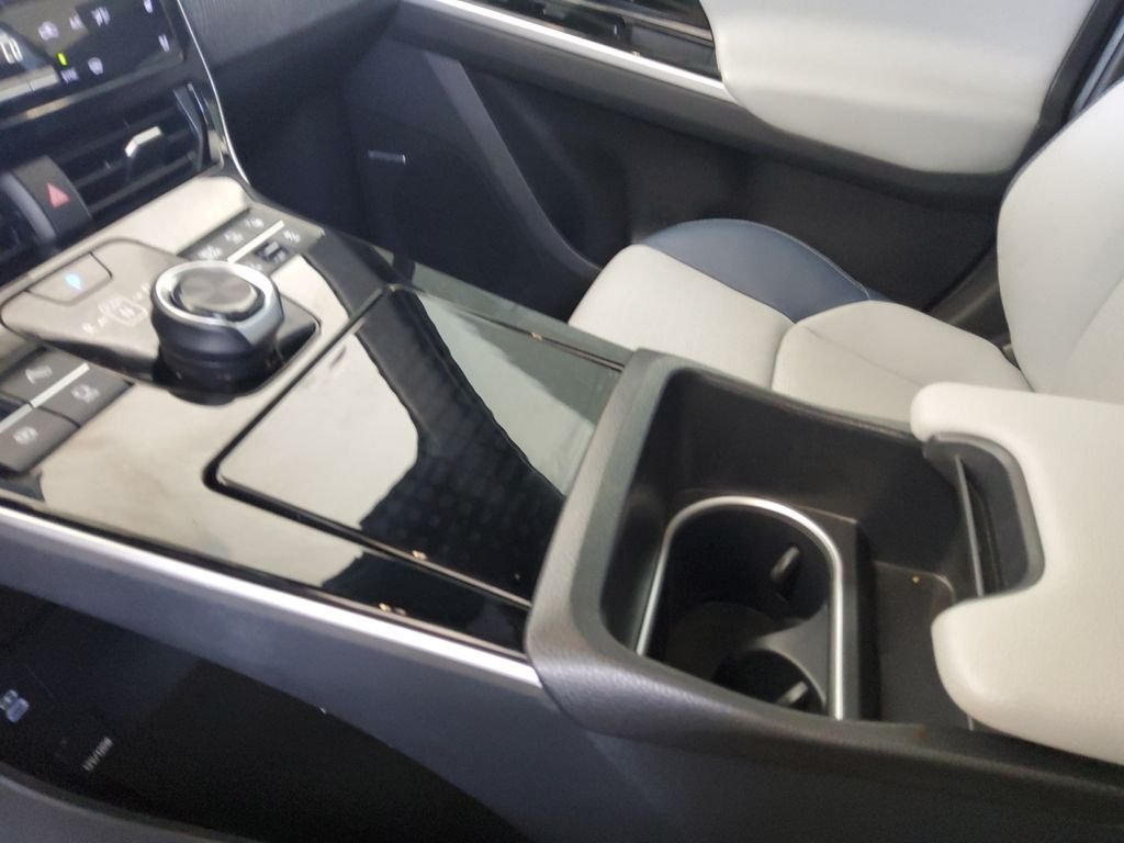 Used 2024 White Subaru Touring image 23