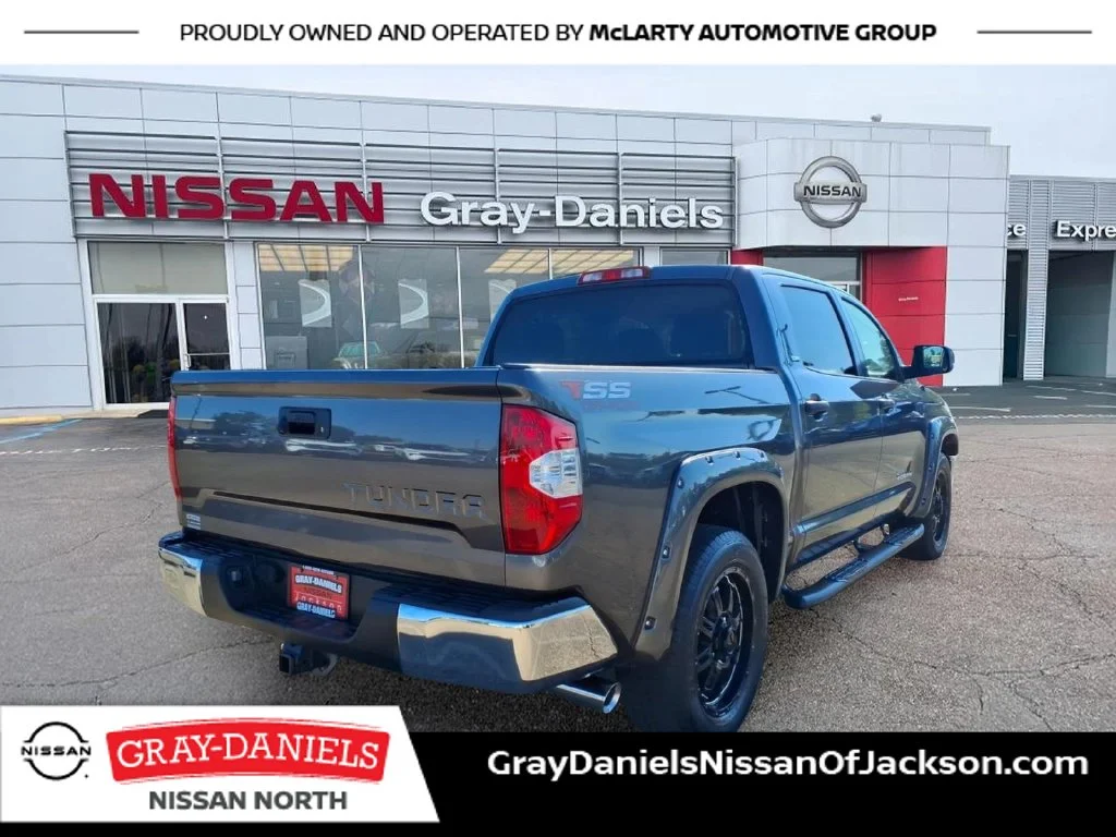 Used 2015 Gray Toyota SR5 image 7