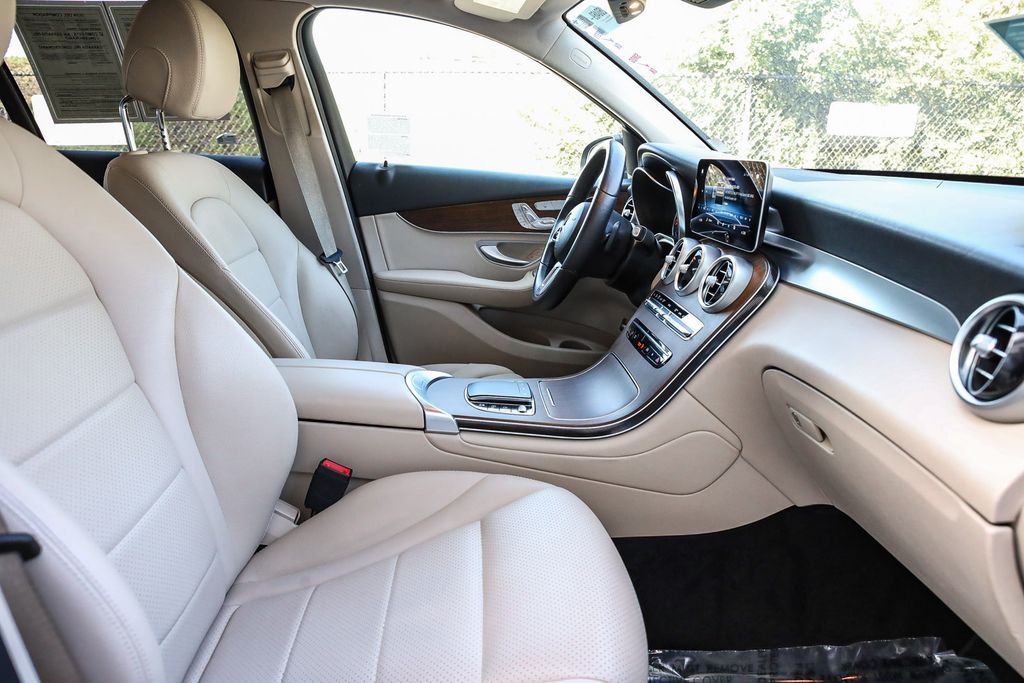 Used 2022 Starling Blue Metallic Mercedes-Benz GLC 300 image 16