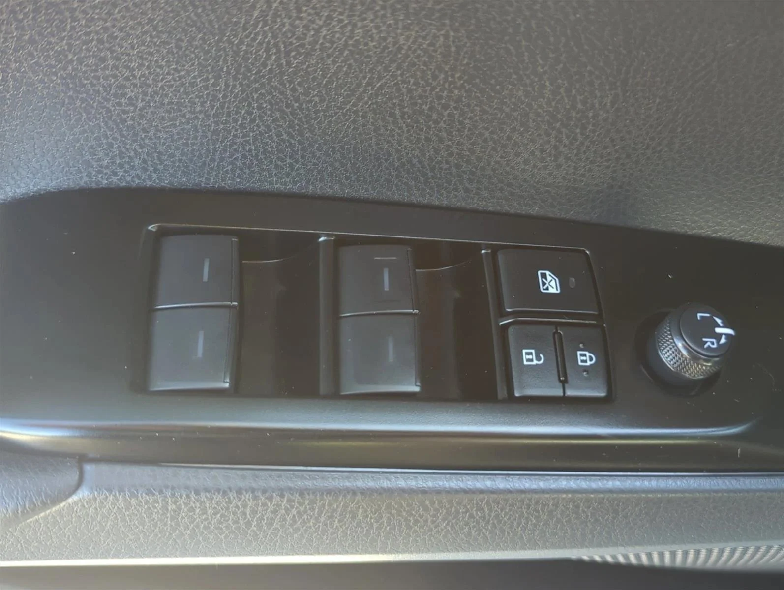 Used 2026 Ocean Gem Toyota SE image 11