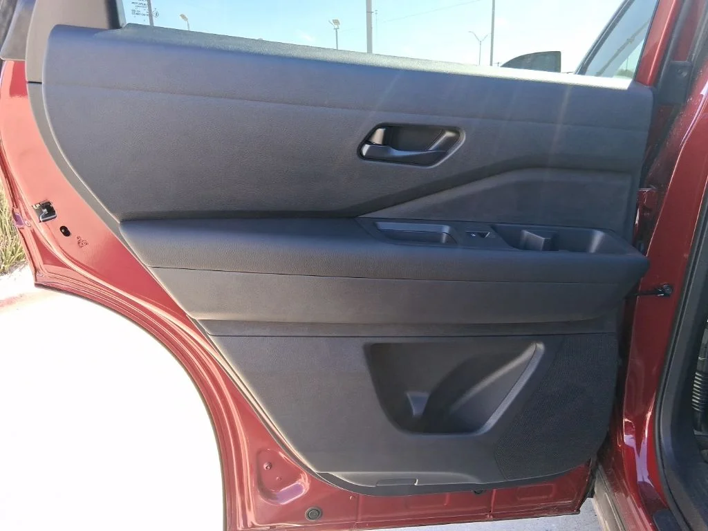 2026 Nissan Pathfinder SV - Photo 26
