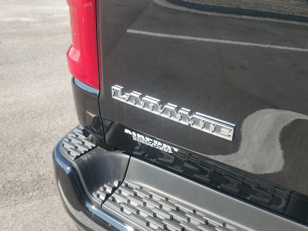 New 2026 Diamond Black Crystal Pearl-Coat Exterior Paint RAM Laramie image 6