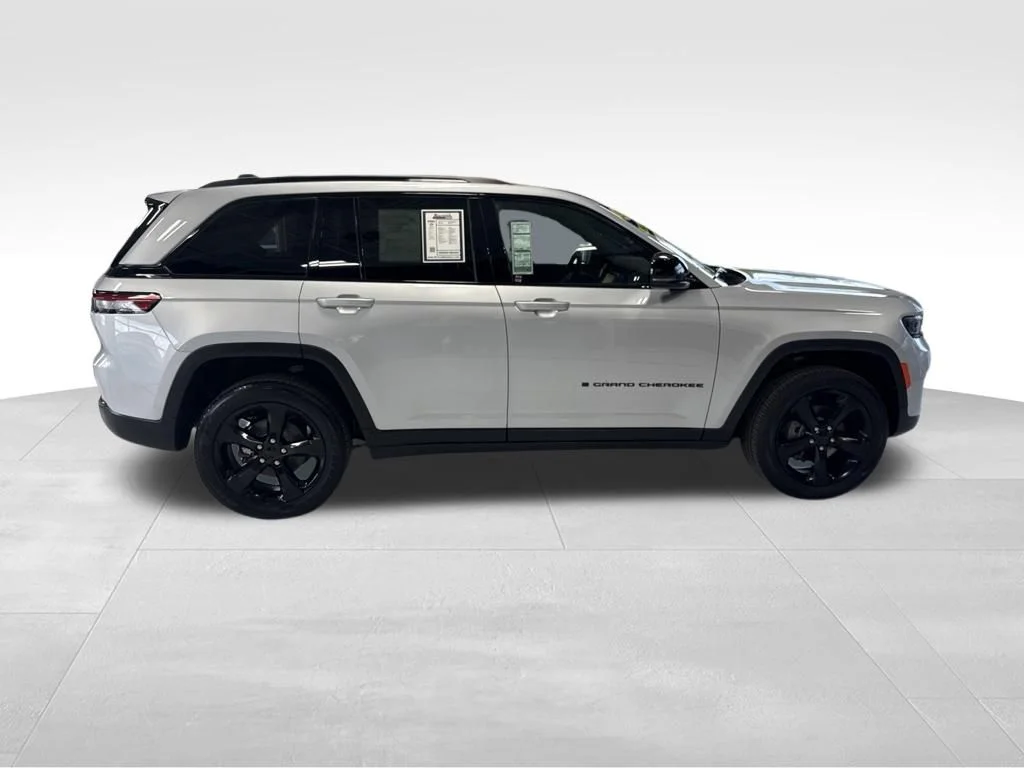 2025 Jeep Grand Cherokee Altitude - Photo 7