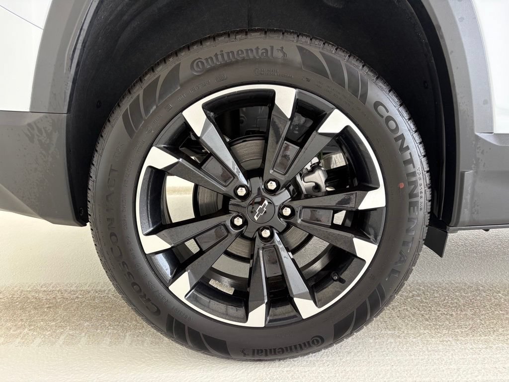 2027 Chevrolet Equinox RS - Photo 24