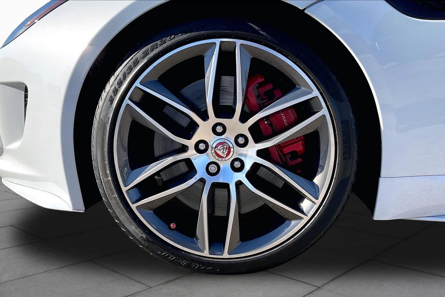 Used 2016  Jaguar R image 9