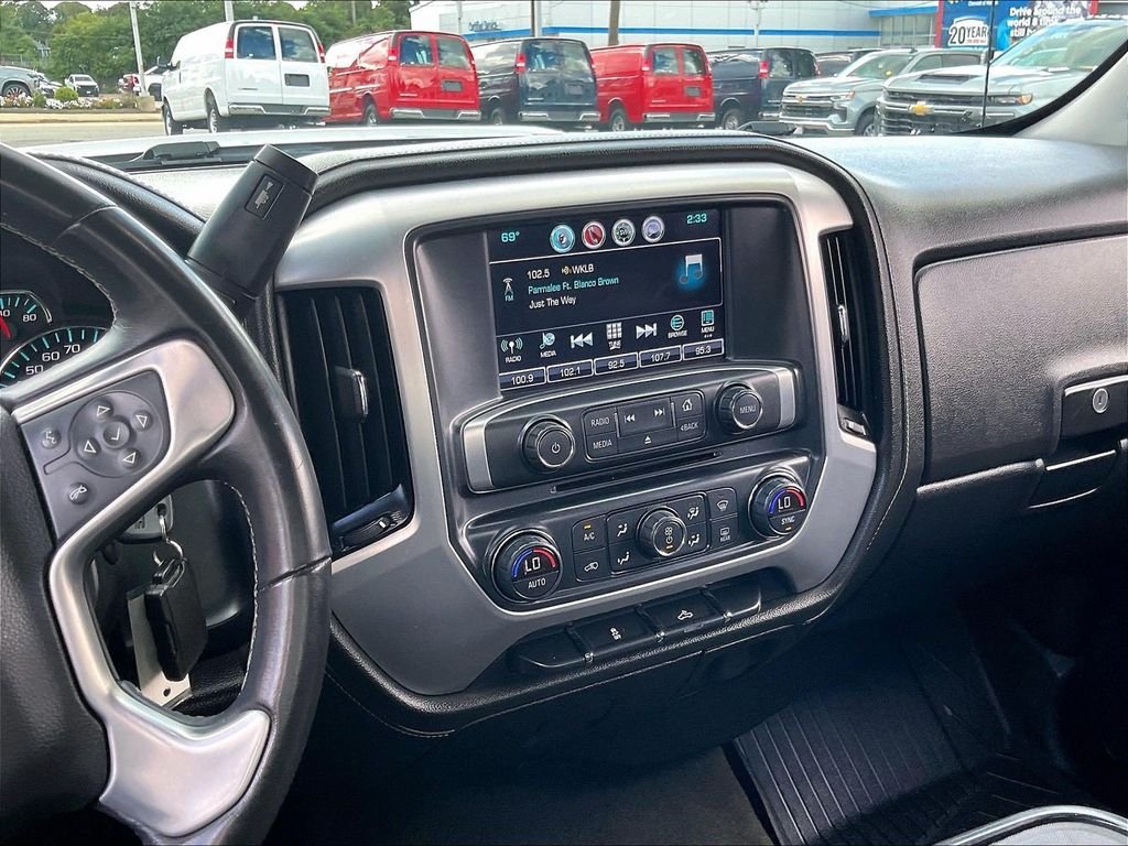 Used 2017 Silver GMC SLE image 18