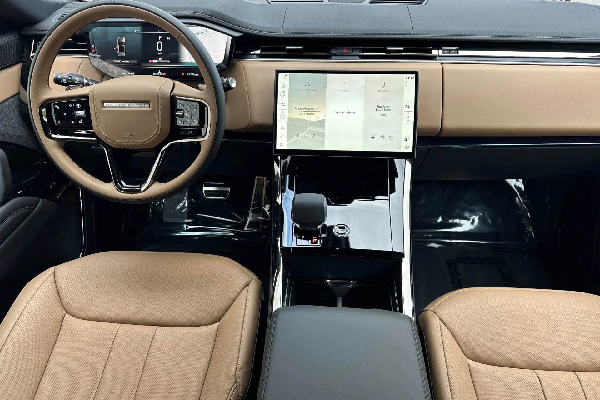 Used 2025 Red Land Rover Dynamic SE image 3
