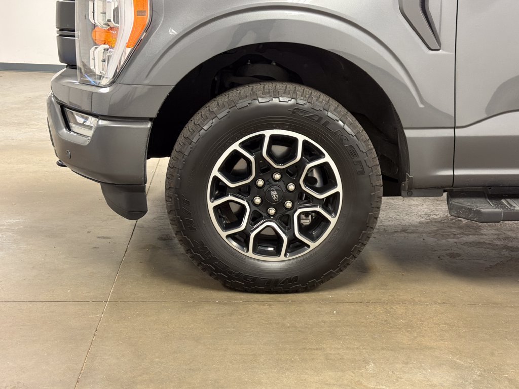 Used 2022 Gray Ford Lariat image 9