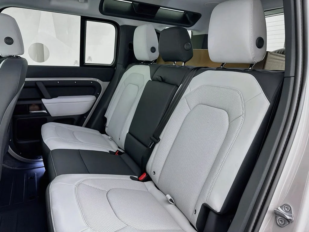 New 2026 Borasco Grey Land Rover X-Dynamic SE image 25