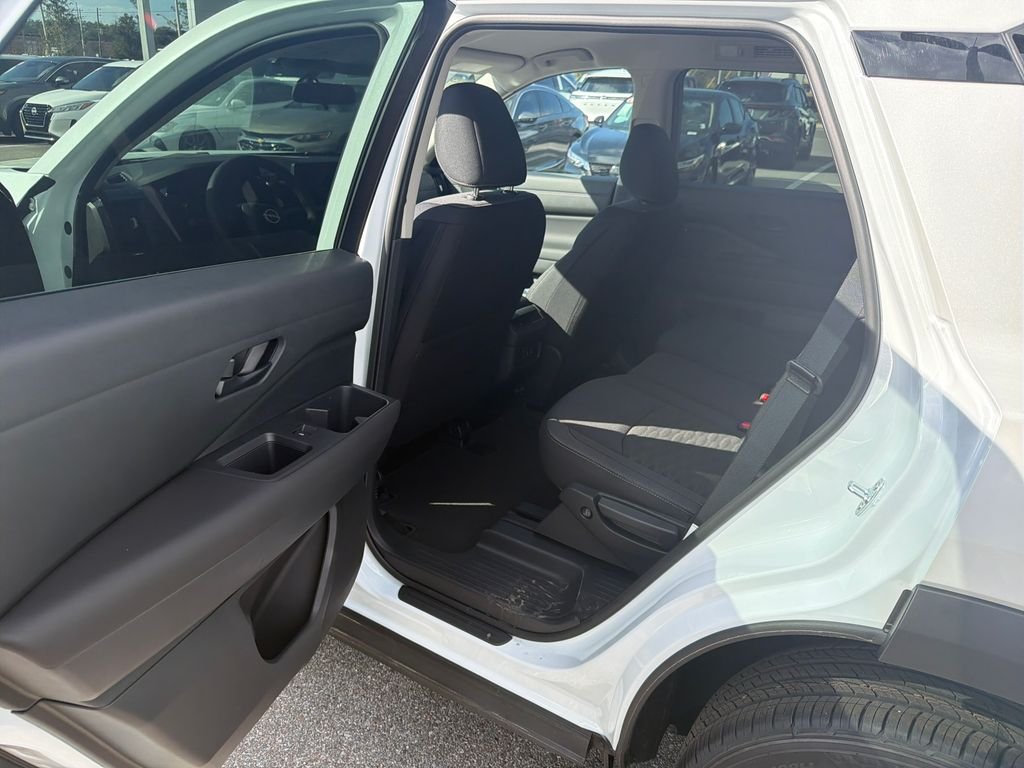 New 2026 Nissan Pathfinder SV 4D Sport Utility