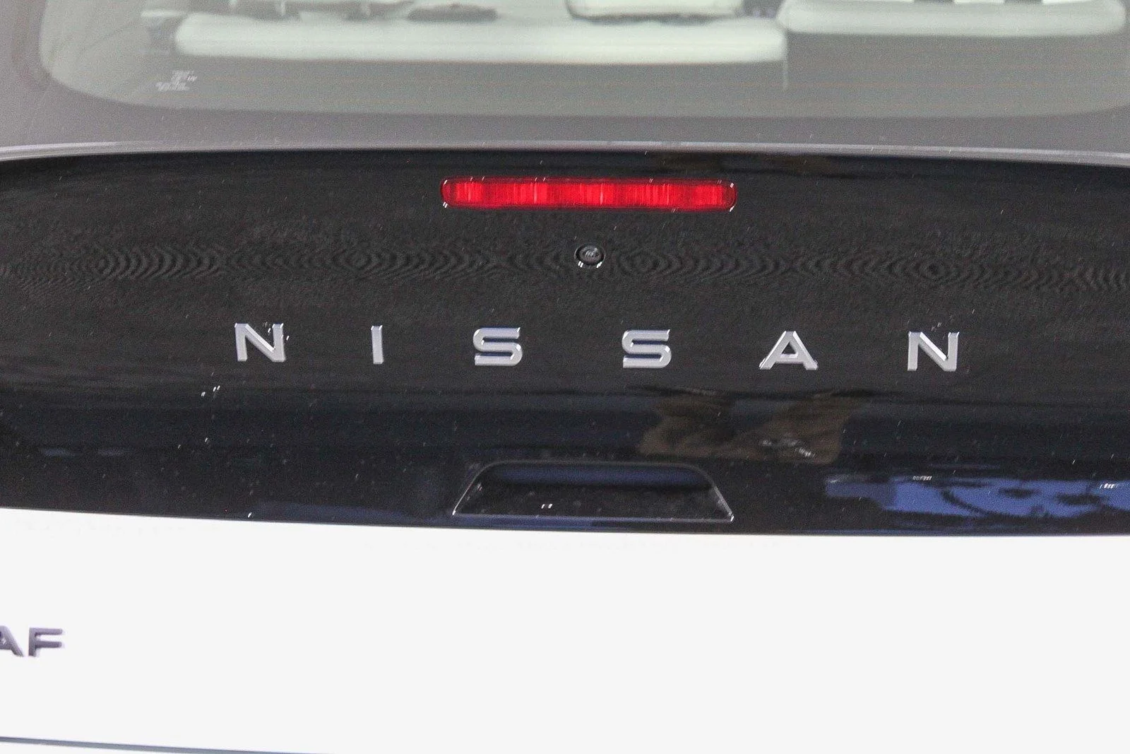 New 2026 Everest White Pearl TriCoat / Super Black Two-tone Nissan SV+ image 10