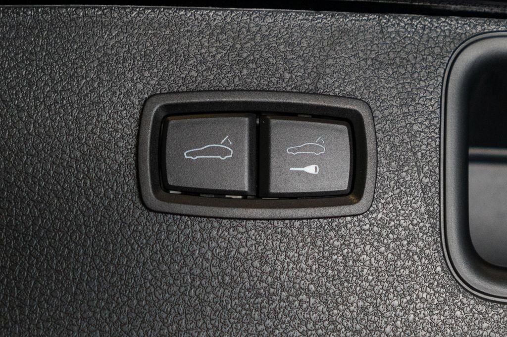 Used 2025 Grey Porsche Base image 40