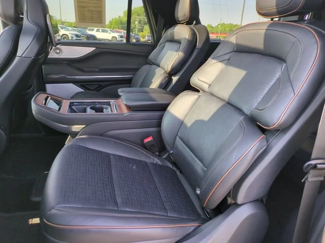 Used 2025 White Lincoln Black Label image 29