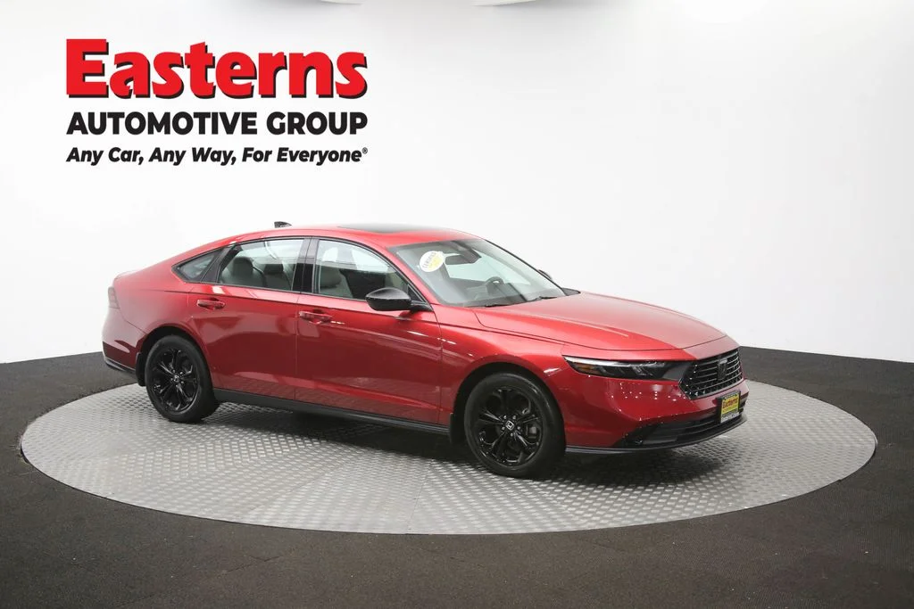 Used 2025 Red Honda SE image 47
