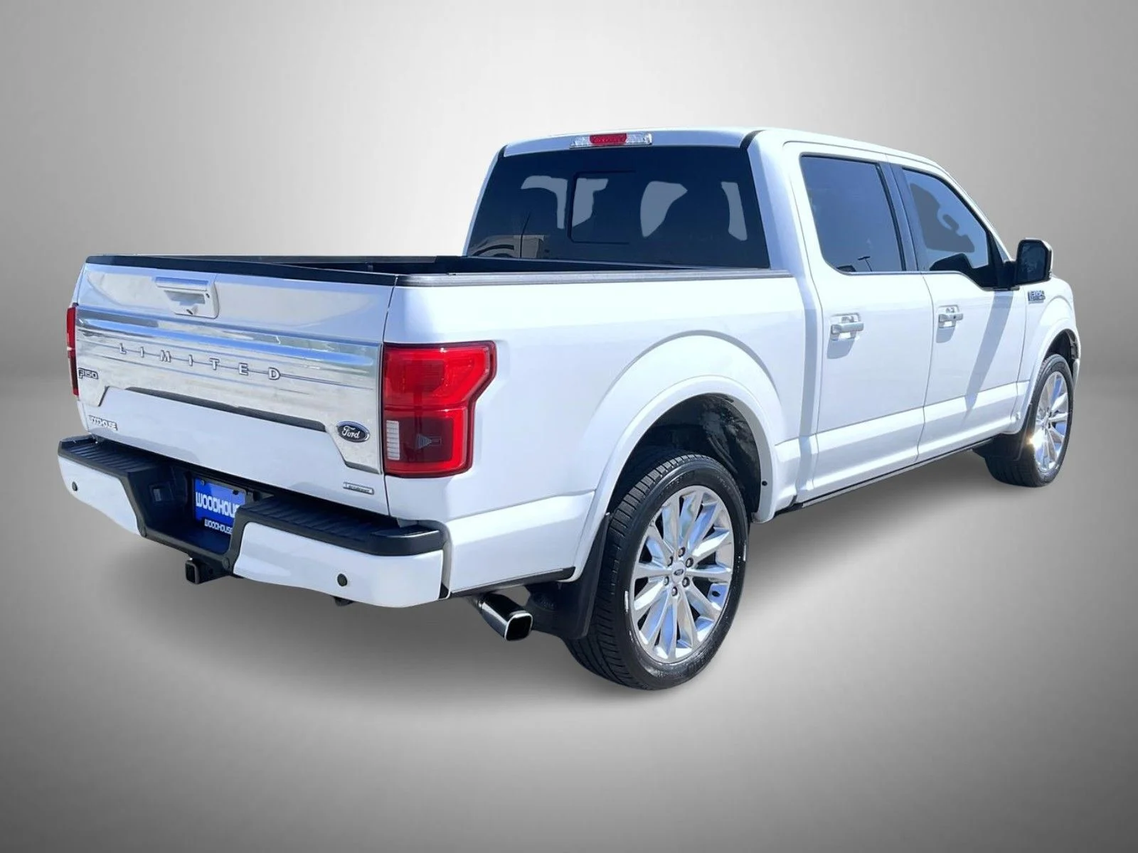 Used 2018 White Ford Limited image 5